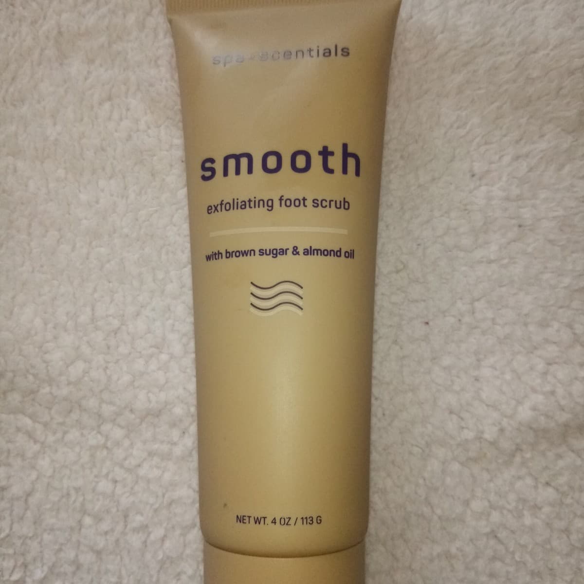 SMOOTH exfoliating foot scrub 